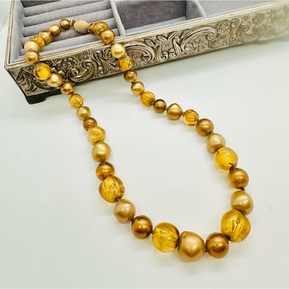 Vintage MARVELLA Gold Glass Bead Necklace - Picture 17 of 17
